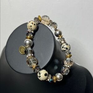 Hillberg & Berk Jasper & Swarovski Crystals Beaded Stretch Bracelet. Like new